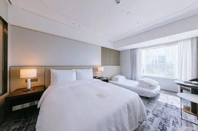 Deluxe Tek Büyük Yataklı Oda, 1 Büyük (Queen) Boy Yatak ve Çekyat, Küvet, Göl Manzaralı