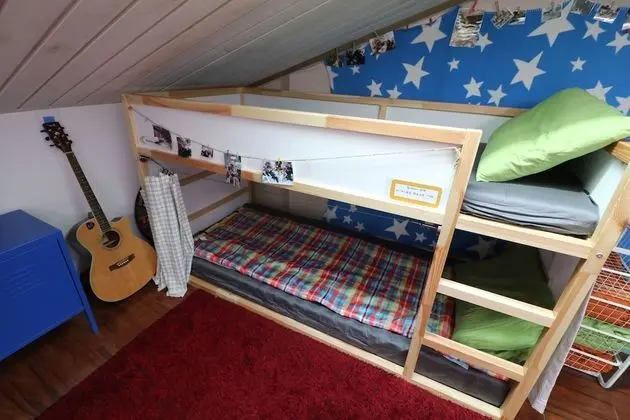 Flower Room (Extra blanket set provided)