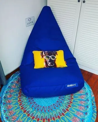 Flower Room (Extra blanket set provided)