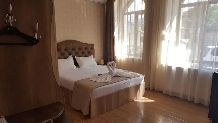 Comfort Tek Büyük Yataklı Oda