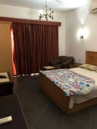 Stüdyo, Zemin Kat