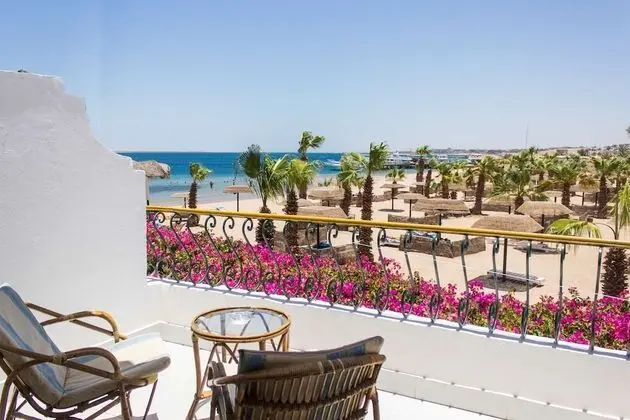 Tek Büyük veya İki Ayrı Yataklı Oda, Deniz Manzaralı