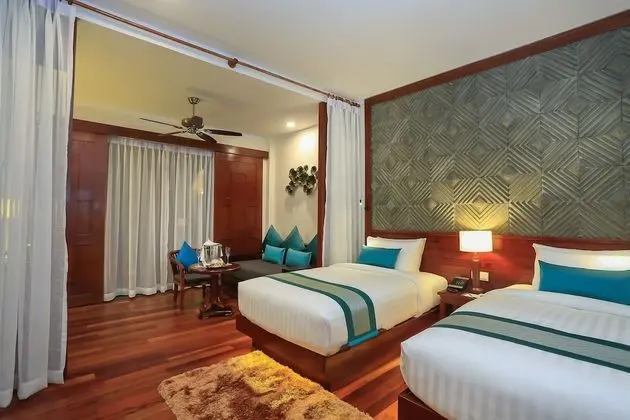 Landmark Twin Room-Free Pick-Up