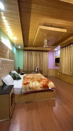 Luxury Oda