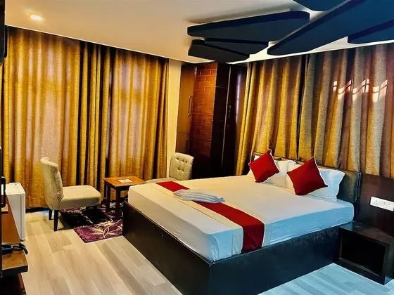 Deluxe Tek Büyük Yataklı Oda