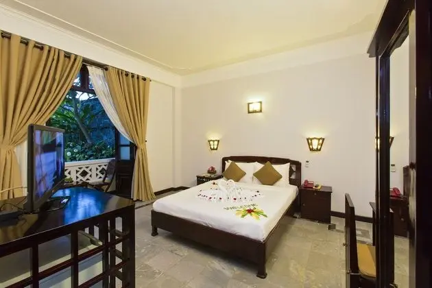 Senior Deluxe Room