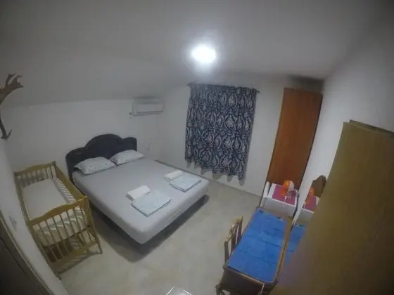 Tek Büyük Yataklı Oda, Ortak Banyo