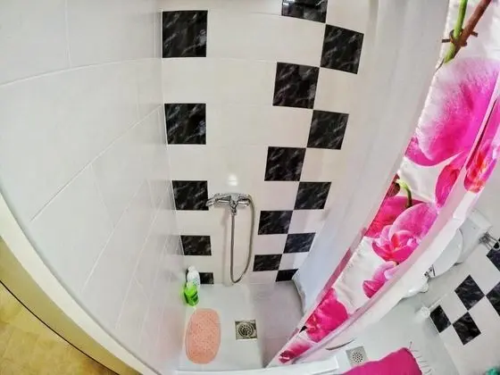 Tek Büyük Yataklı Oda, Ortak Banyo