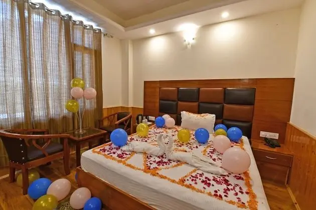 Deluxe Tek Büyük Yataklı Oda