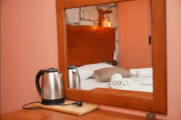 Standart Çift Kişilik Oda,Bahçe Manzaralı,Fransız Balkonlu