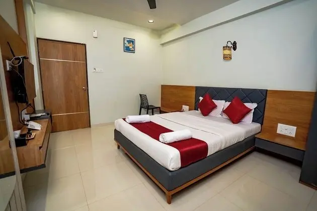 Deluxe Tek Büyük Yataklı Oda