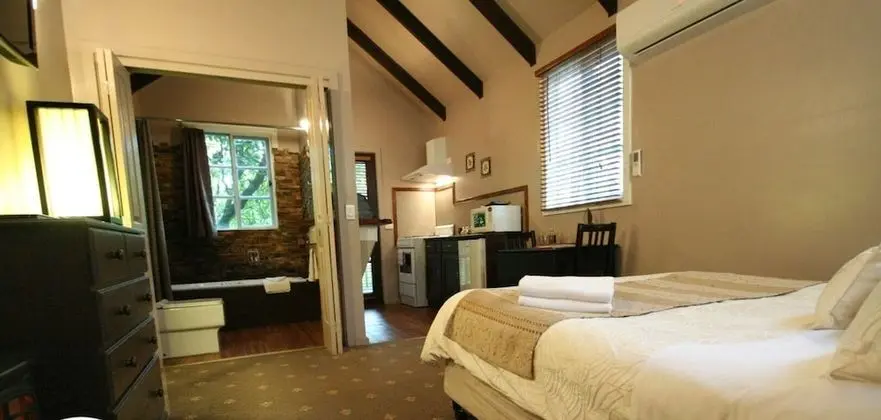 Romantic Kır Evi (Charmed Cabin)