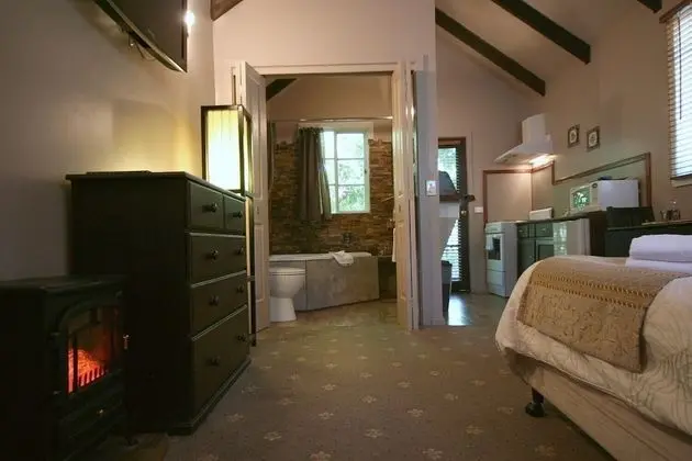 Romantic Kır Evi (Charmed Cabin)