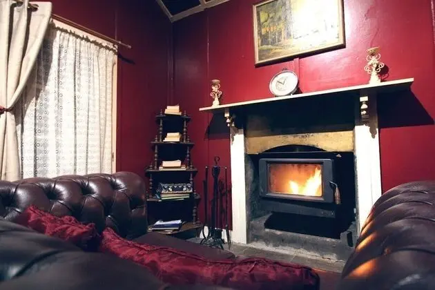 Romantic Kır Evi, Şömine (Hush Cottage)