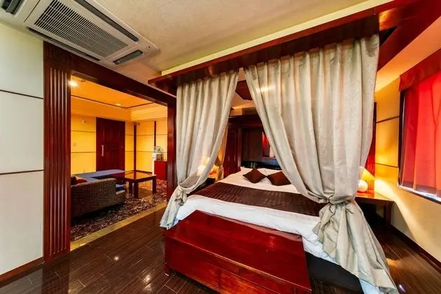 Deluxe Tek Büyük Yataklı Oda