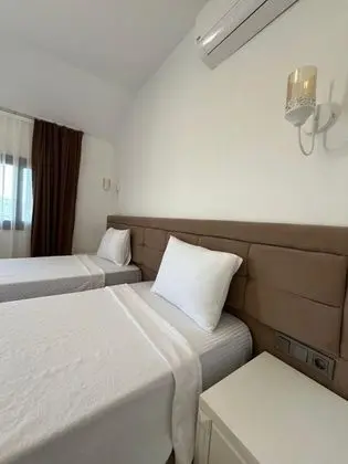 Standart Oda Anex Bina, Deniz ve Havuz Manzaralı, Teraslı