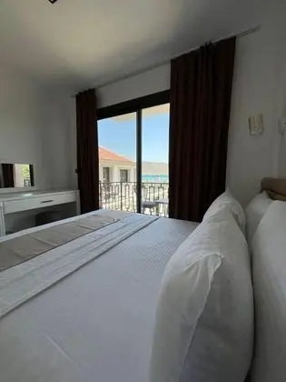 Standart Oda, Deniz ve Havuz Manzaralı, 1. Kat