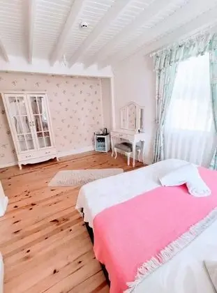 Deluxe Oda, Kara Manzaralı, Balkonsuz