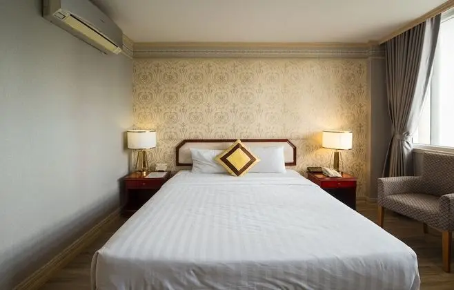 Deluxe Window Room