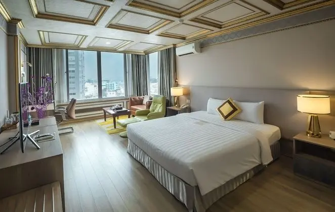 Executive Suite City View