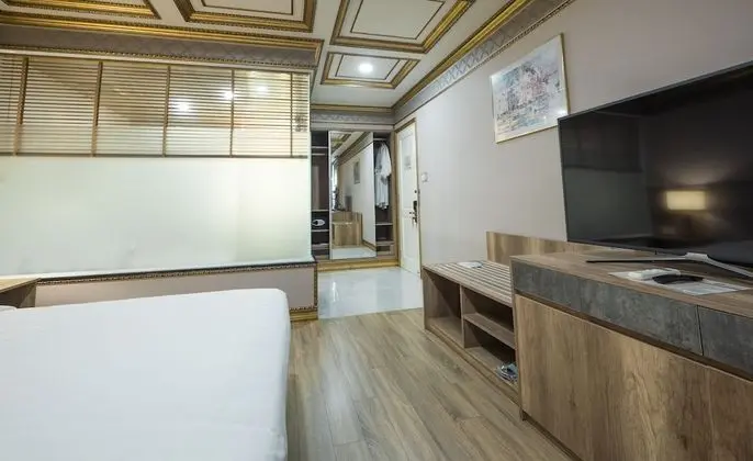 Executive Suite City View