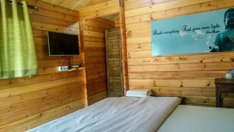 Kır Evi, Bahçe Manzaralı