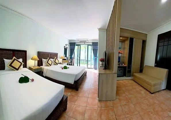 Senior Üç Kişilik Oda, Balkon (Deluxe)
