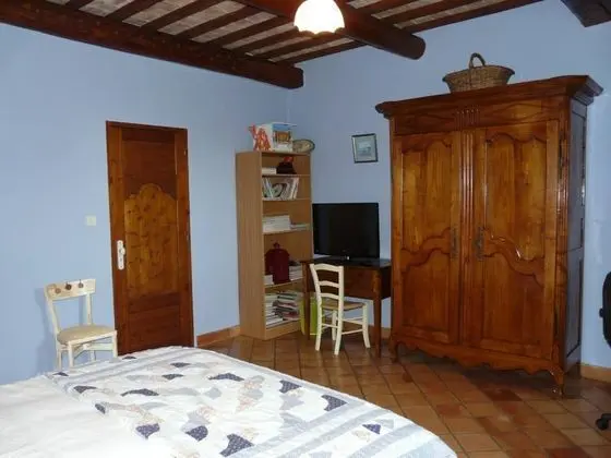 Tek Büyük Yataklı Oda, Ortak Banyo