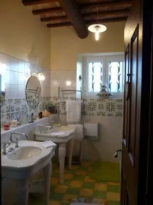 Tek Büyük Yataklı Oda, Ortak Banyo