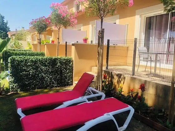 Deluxe Tek Büyük Yataklı Oda (R)