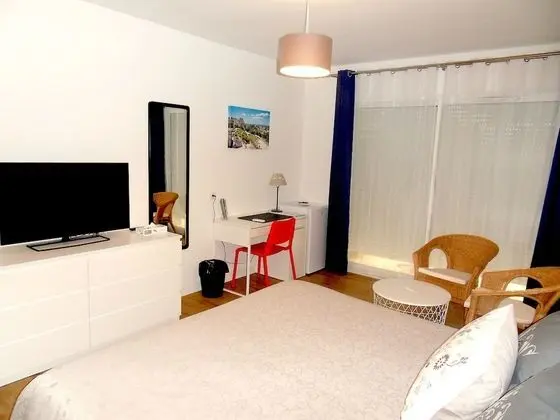 Deluxe Tek Büyük Yataklı Oda (R)