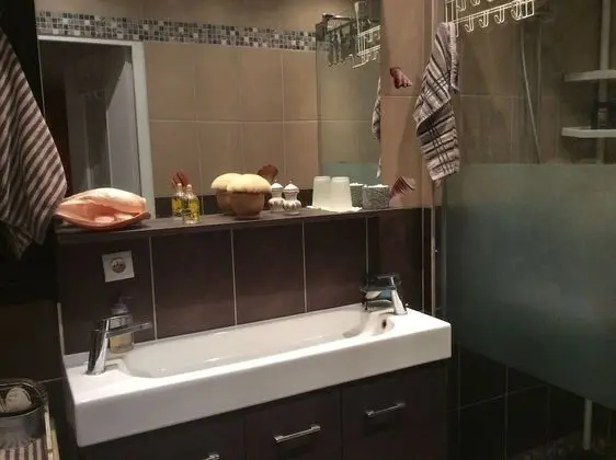 Üç Kişilik Oda, Bahçe Manzaralı (Violette)