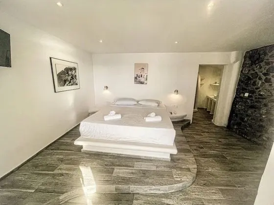 Executive Tek Büyük Yataklı Oda (Caldera View)