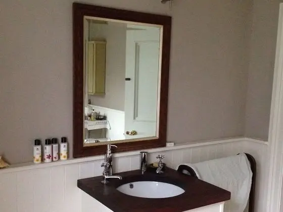 Classic Tek Büyük veya İki Ayrı Yataklı Oda, Ortak Banyo, Bahçe Manzaralı