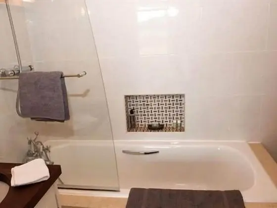 Superior Tek Büyük Yataklı Oda, Banyolu/Duşlu, Göl Manzaralı