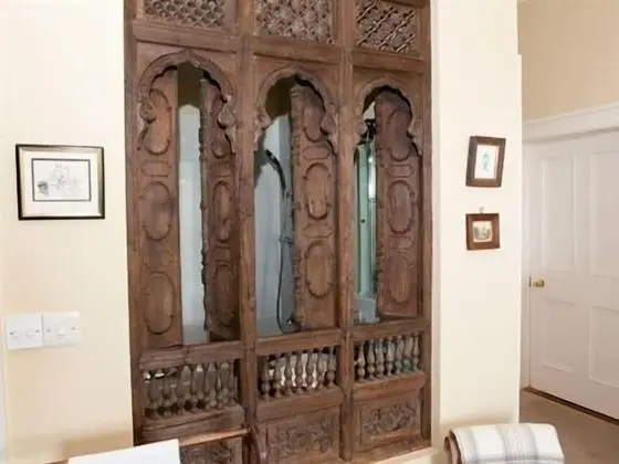 Superior Tek Büyük Yataklı Oda, Banyolu/Duşlu, Göl Manzaralı (Teak Room)