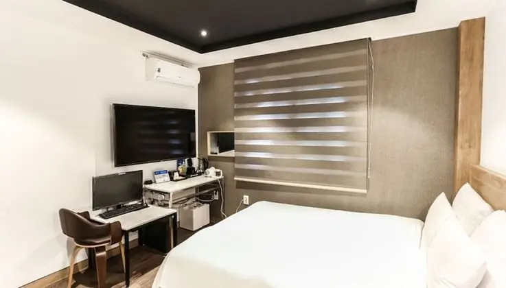 Standard Room A Type (Netflix, Disney+, Watcha, Laftel Available)