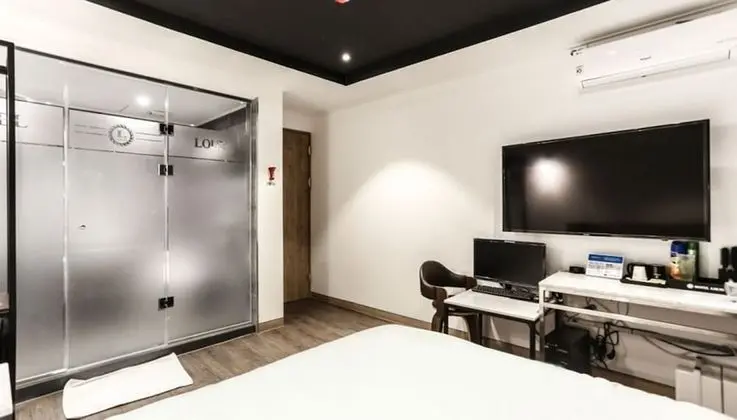 Standard Room A Type (Netflix, Disney+, Watcha, Laftel Available)