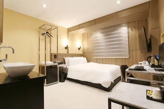 Standard Room B Type (Netflix, Disney+, Watcha, Laftel Available)