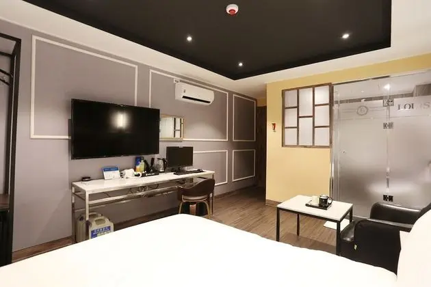 Standard Room B Type (Netflix, Disney+, Watcha, Laftel Available)