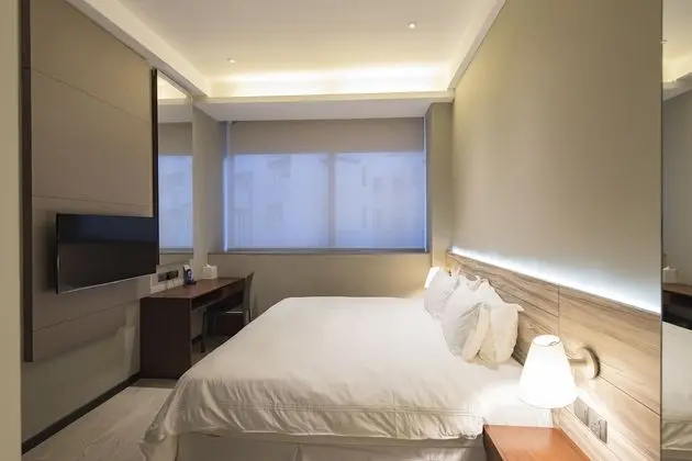 1 Bedroom Apartment with Laundry Room