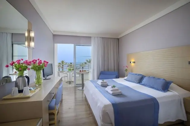 Tek Büyük veya İki Ayrı Yataklı Oda, Deniz Manzaralı
