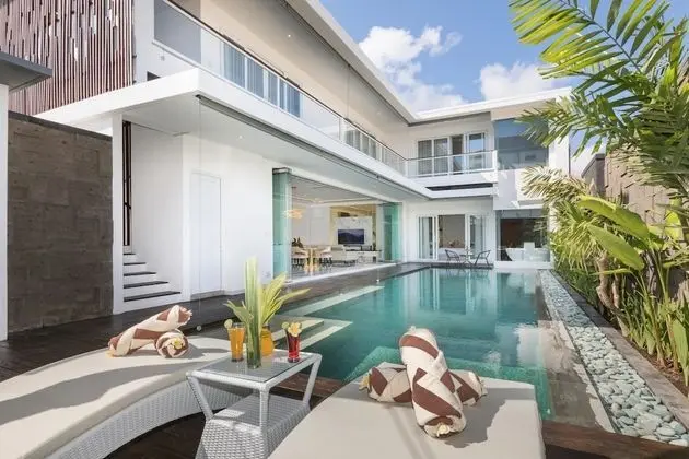 Luxury Villa, 4 Yatak Odası, Havuz Manzaralı