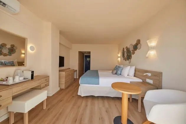 My Favorite Club Junior Suite Frontal Sea View (2 Adults)
