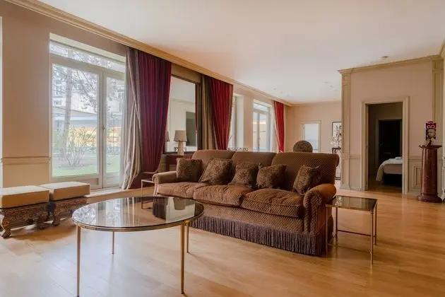 Royal Apart Daire