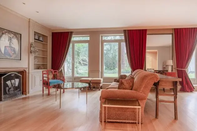 Royal Apart Daire