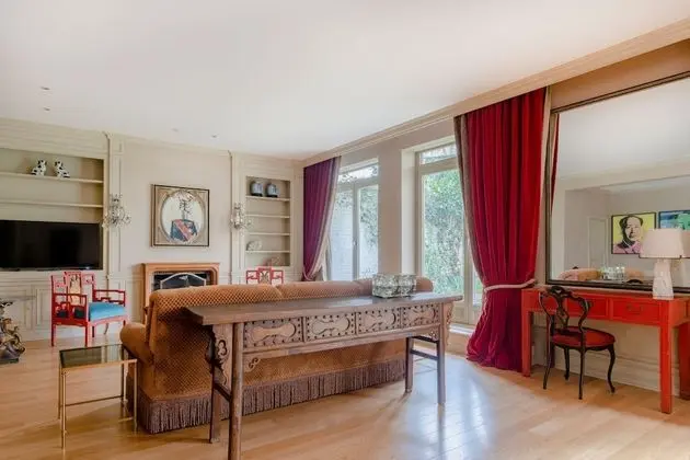 Royal Apart Daire