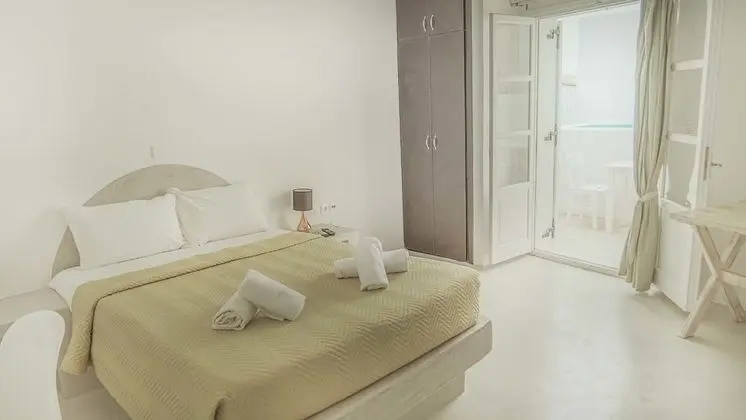 Stüdyo, Sıcak Su Havuzu
