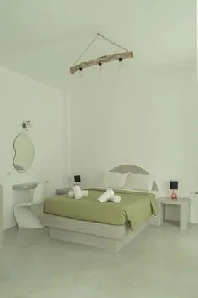 Stüdyo, Sıcak Su Havuzu
