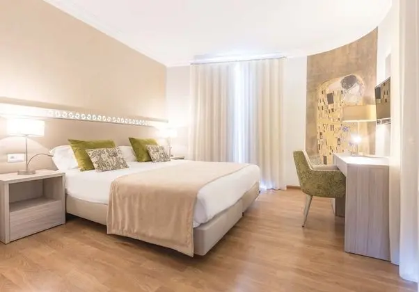 Panoramic Tek Büyük Yataklı Oda